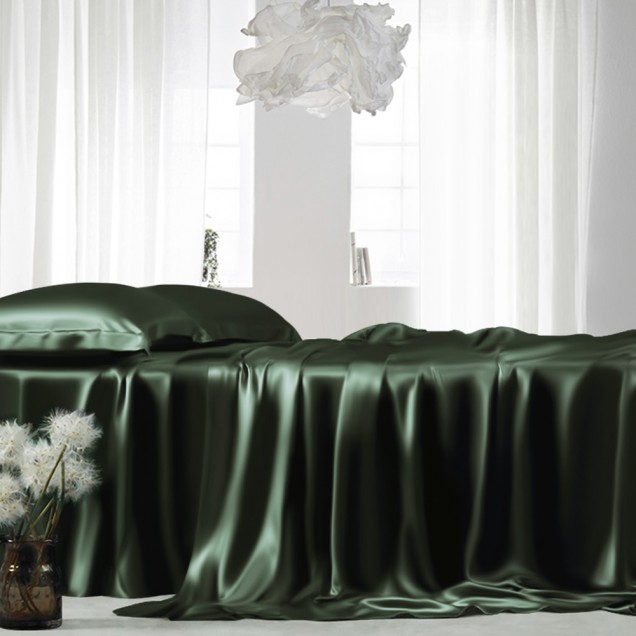 Hunter Green 22 Momme Mulberry Silk Sheet Set Hunter Green 22 Momme Mulberry Silk Sheet Set