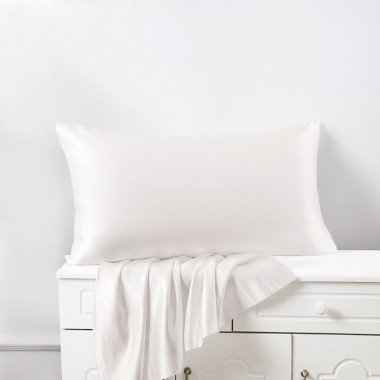 White 22 Momme Mulberry Silk Pillowcase with Hidden Zipper