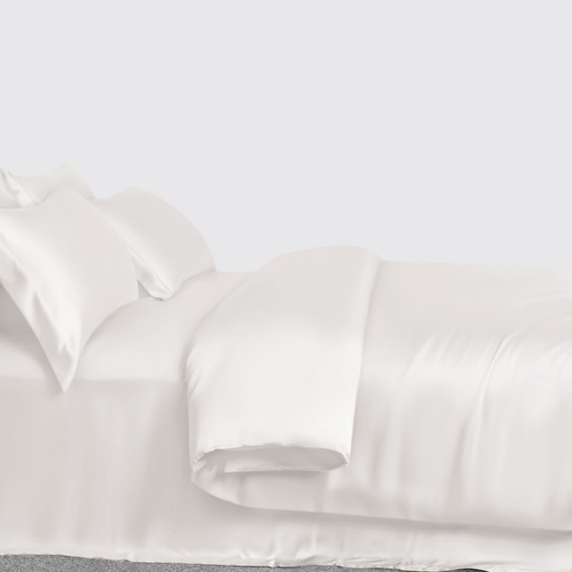 White 3 PCS 22 Momme Mulberry Silk Duvet Cover Set White 3 PCS 22 Momme Mulberry Silk Duvet Cover Set